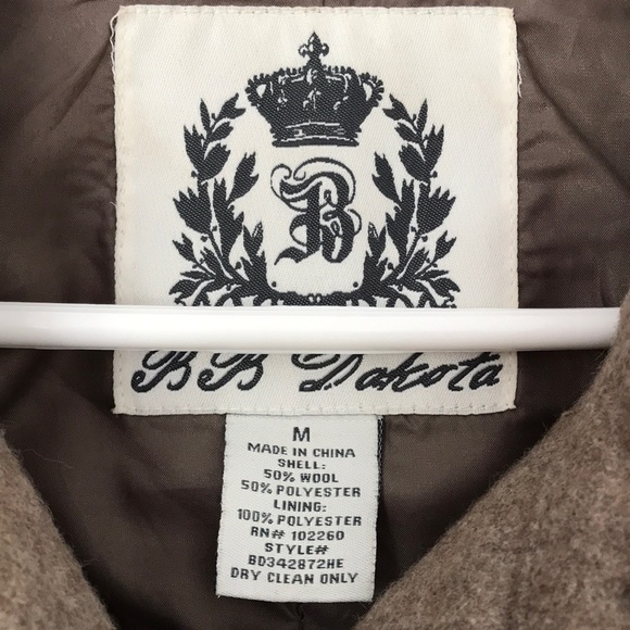 Tan fall jacket - Picture 2 of 4